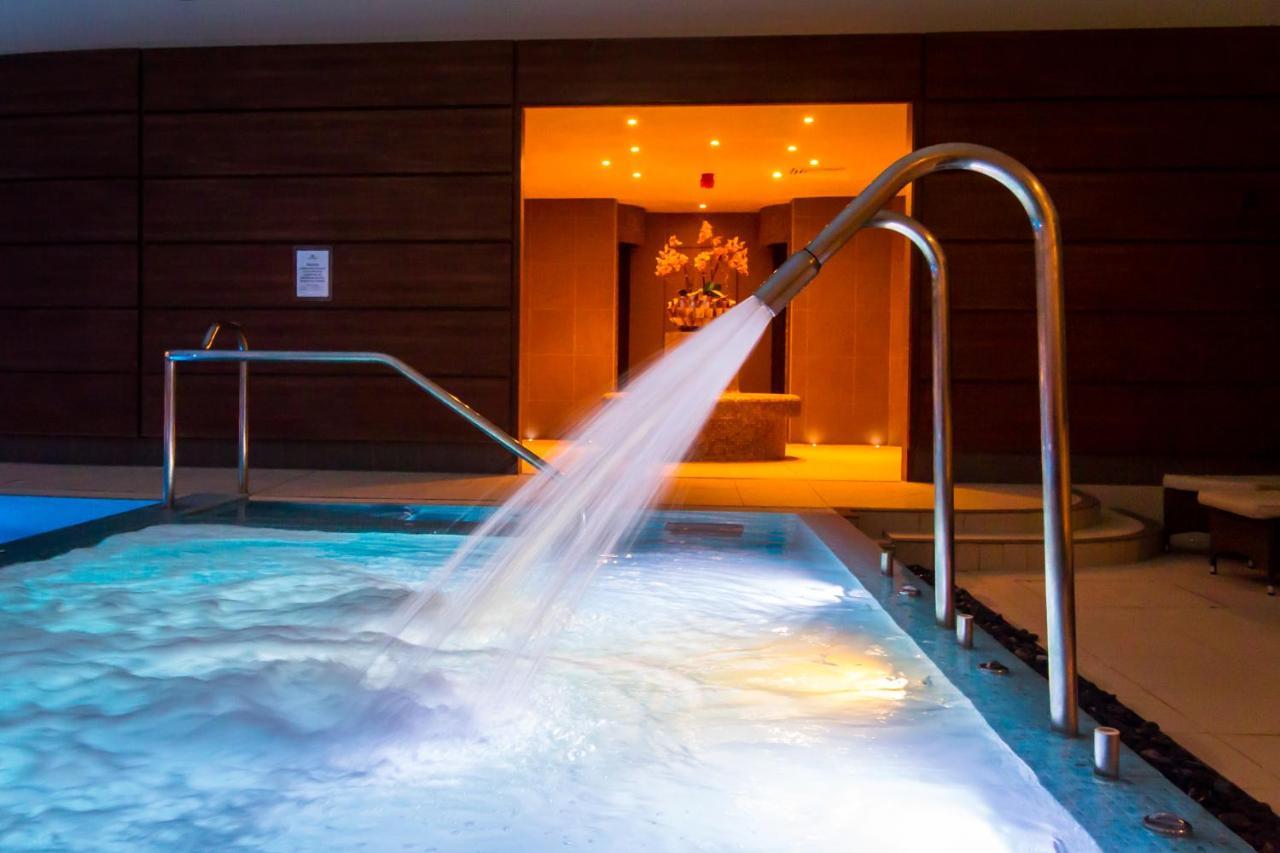 The Mere Golf Resort & Spa Екстериор снимка