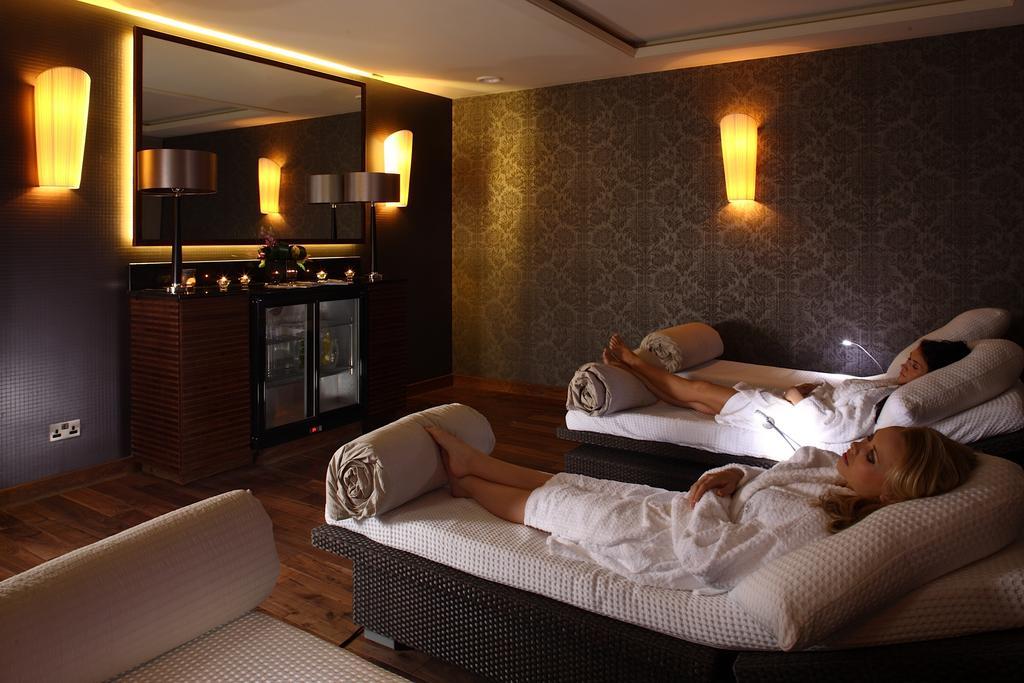 The Mere Golf Resort & Spa Екстериор снимка