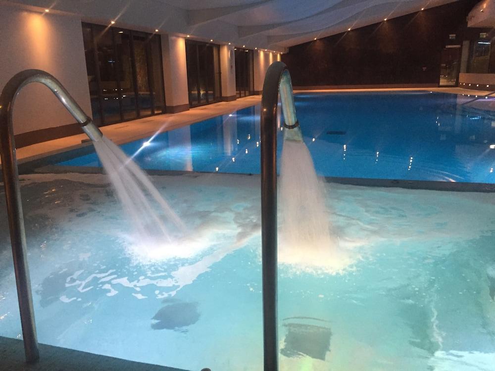 The Mere Golf Resort & Spa Екстериор снимка