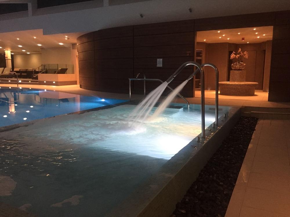 The Mere Golf Resort & Spa Екстериор снимка