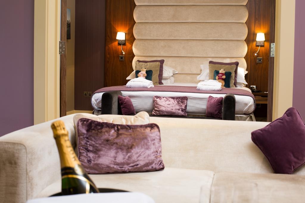The Mere Golf Resort & Spa Екстериор снимка